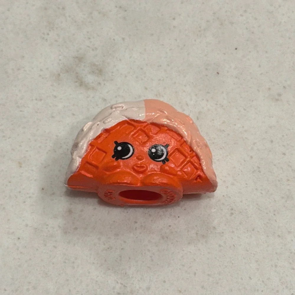 Shopkins Tia Ice Cream Taco Easter Variant Orange Waffle White Pale Orange Toy